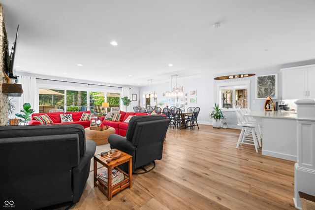 7433 Hummingbird Drive, Nineveh, IN 46164