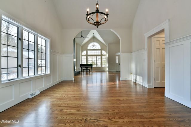 52 Sherwood Trail, Saratoga Springs, NY 12866