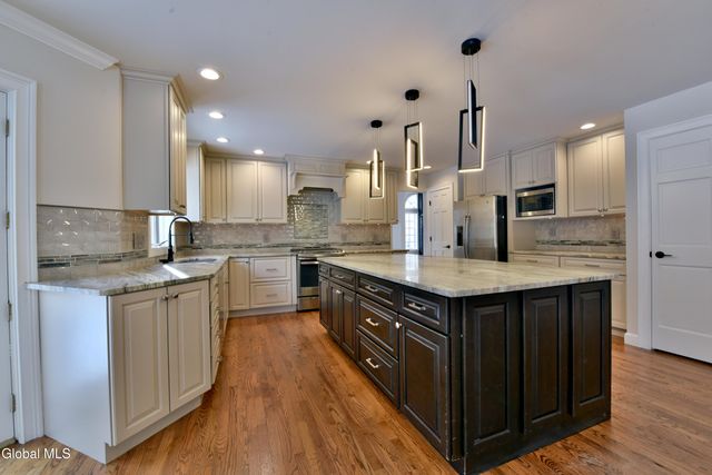 52 Sherwood Trail, Saratoga Springs, NY 12866