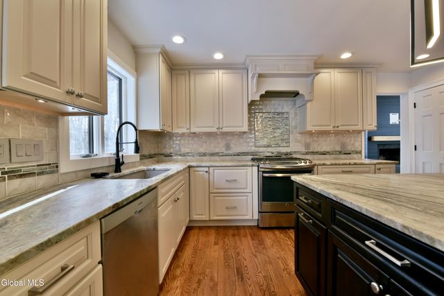 52 Sherwood Trail, Saratoga Springs, NY 12866