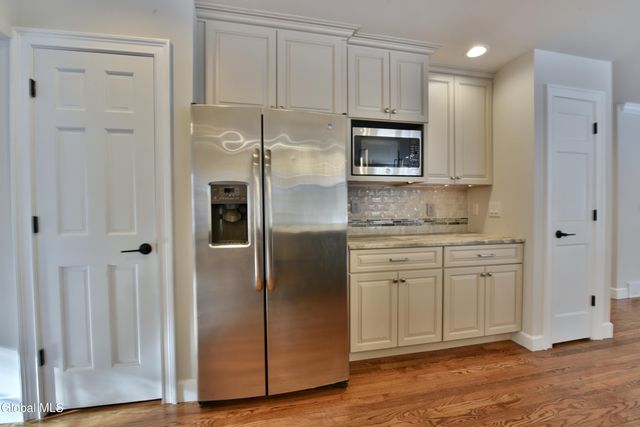 52 Sherwood Trail, Saratoga Springs, NY 12866