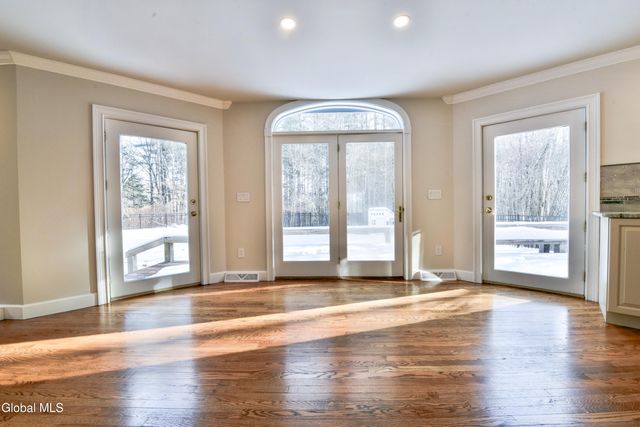 52 Sherwood Trail, Saratoga Springs, NY 12866