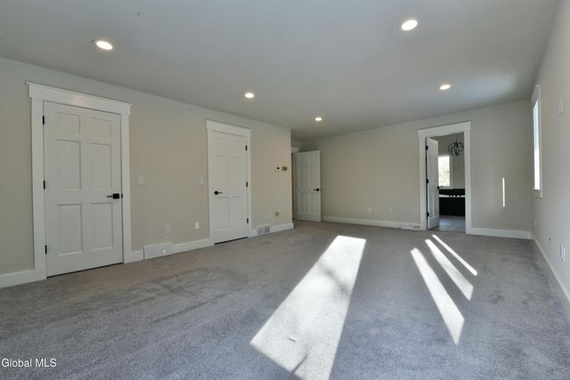 52 Sherwood Trail, Saratoga Springs, NY 12866