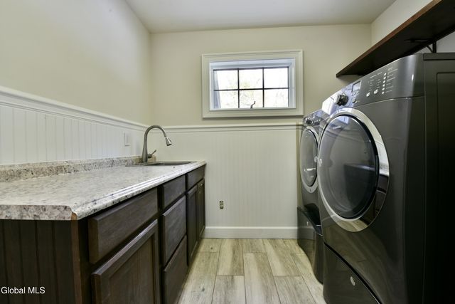 52 Sherwood Trail, Saratoga Springs, NY 12866