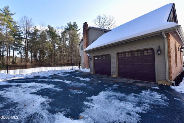 52 Sherwood Trail, Saratoga Springs, NY 12866