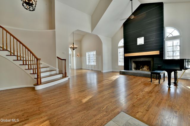 52 Sherwood Trail, Saratoga Springs, NY 12866