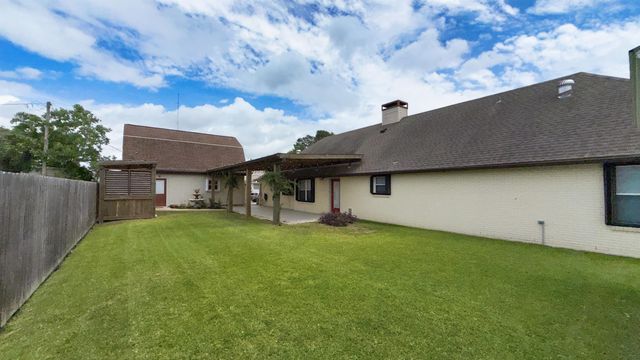 12 Elliot Dr, Lockport, LA 70374