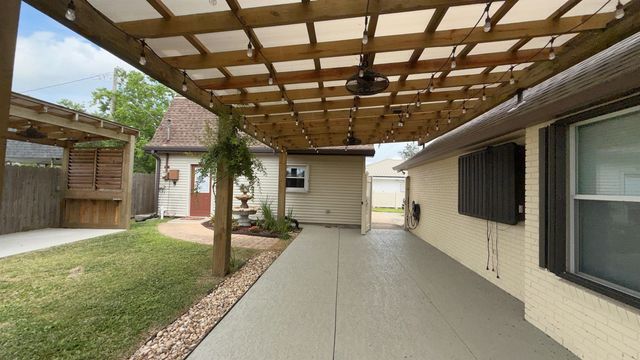 12 Elliot Dr, Lockport, LA 70374
