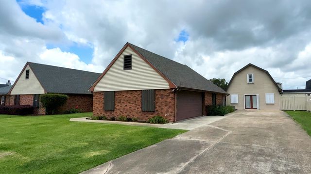 12 Elliot Dr, Lockport, LA 70374