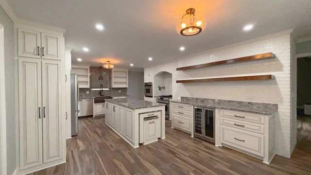 12 Elliot Dr, Lockport, LA 70374