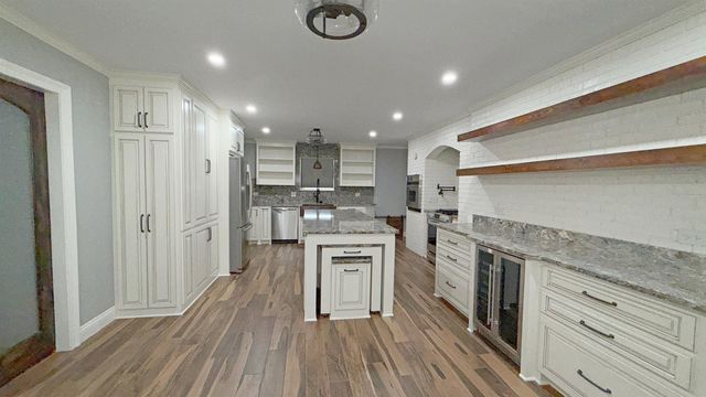 12 Elliot Dr, Lockport, LA 70374