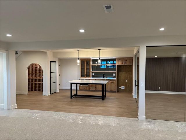 2226 SW Heartland Court, Lee's Summit, MO 64082