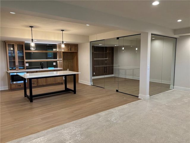 2226 SW Heartland Court, Lee's Summit, MO 64082