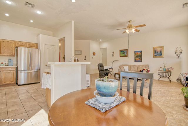 333 W Continental Vista Place, Green Valley, AZ 85614