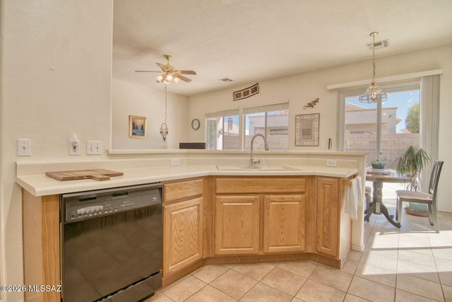 333 W Continental Vista Place, Green Valley, AZ 85614