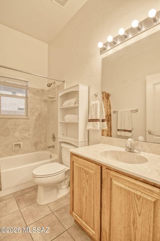 333 W Continental Vista Place, Green Valley, AZ 85614