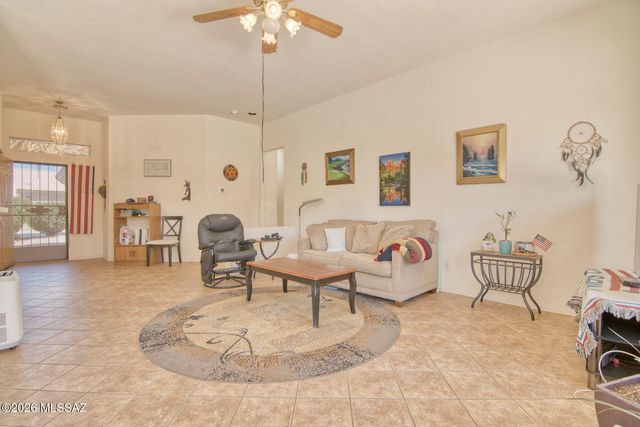 333 W Continental Vista Place, Green Valley, AZ 85614