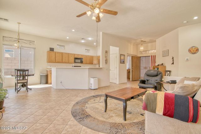 333 W Continental Vista Place, Green Valley, AZ 85614