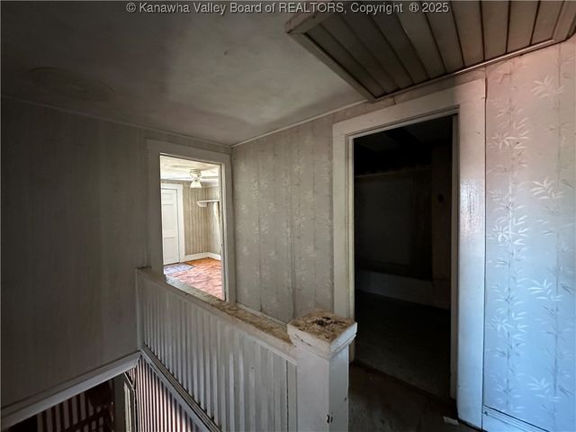 3962 39th Street E, Nitro, WV 25143