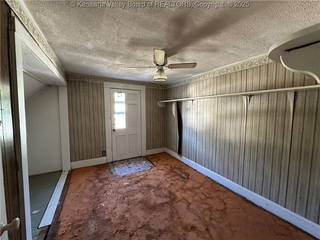 3962 39th Street E, Nitro, WV 25143