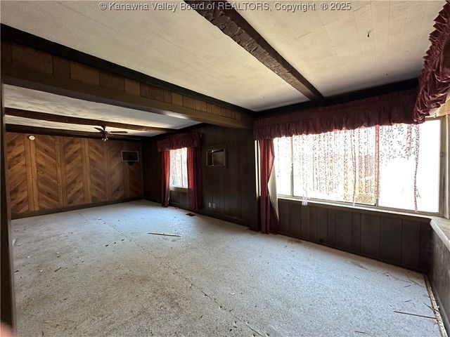 3962 39th Street E, Nitro, WV 25143