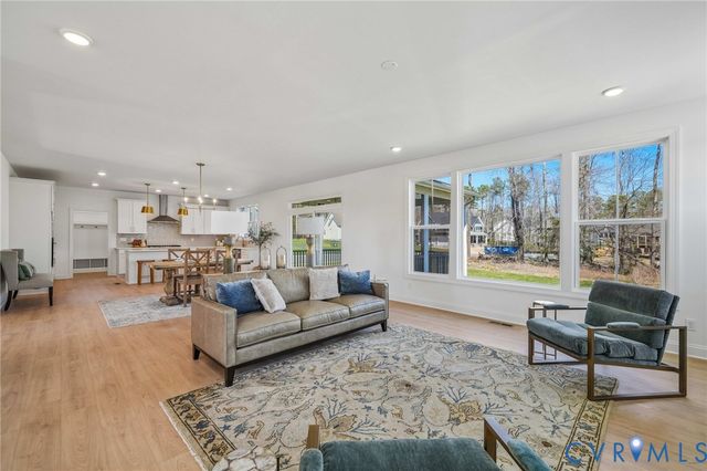 18218 Well House Ter, Moseley, VA 23120