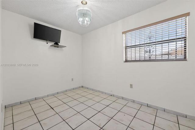 983 W 42nd Pl, Hialeah, FL 33012