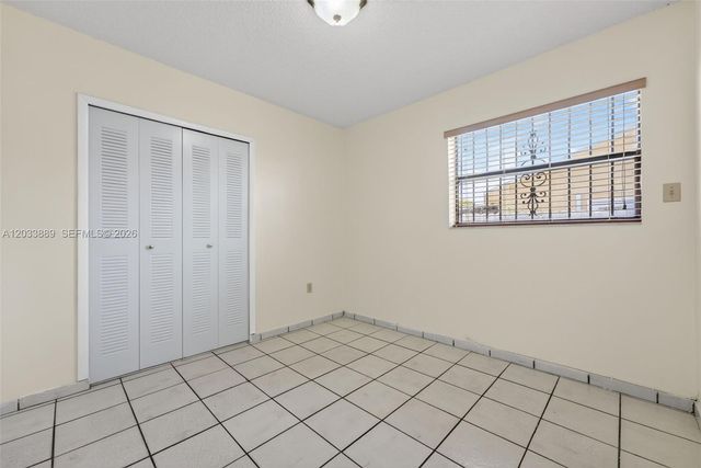 983 W 42nd Pl, Hialeah, FL 33012