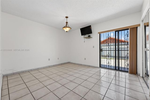 983 W 42nd Pl, Hialeah, FL 33012