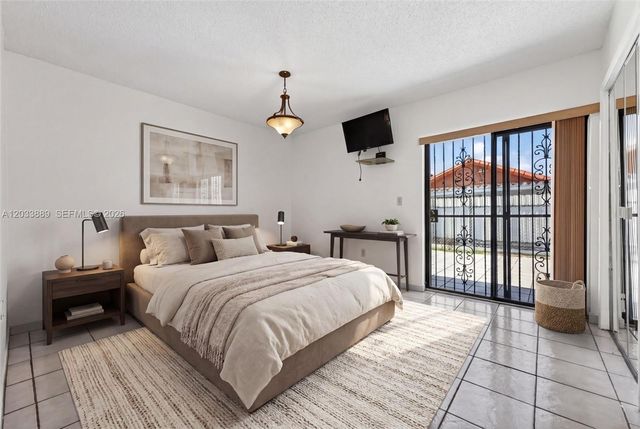 983 W 42nd Pl, Hialeah, FL 33012