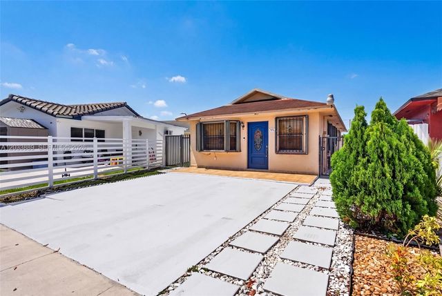983 W 42nd Pl, Hialeah, FL 33012