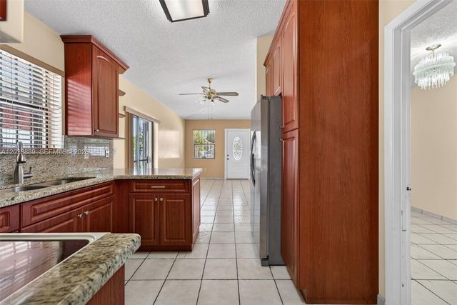 983 W 42nd Pl, Hialeah, FL 33012