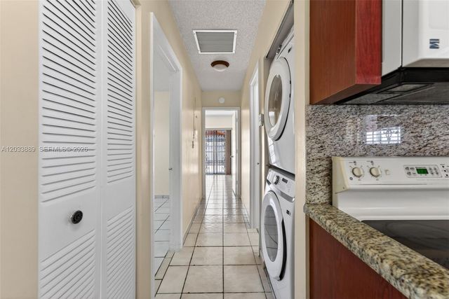983 W 42nd Pl, Hialeah, FL 33012