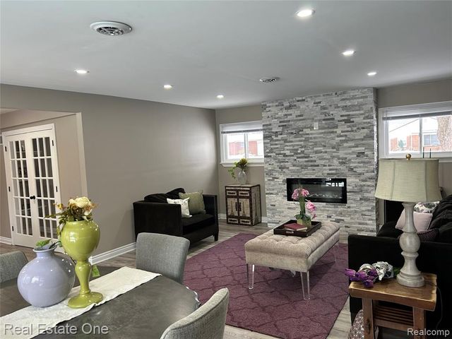 17638 New Hampshire Drive, Southfield, MI 48075