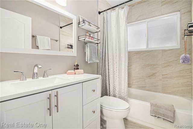 17638 New Hampshire Drive, Southfield, MI 48075