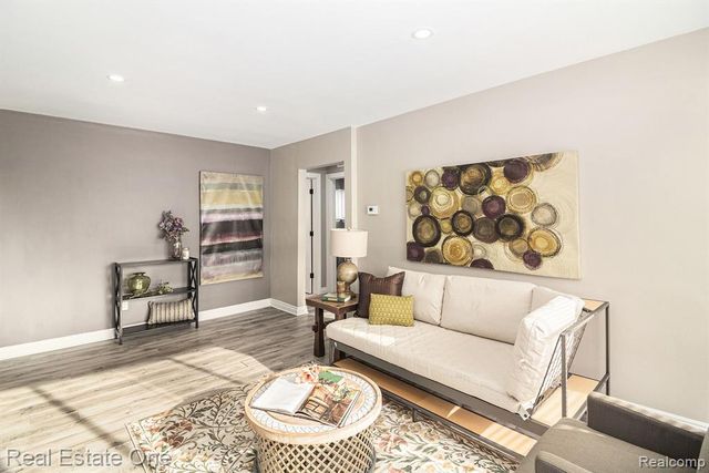 17638 New Hampshire Drive, Southfield, MI 48075