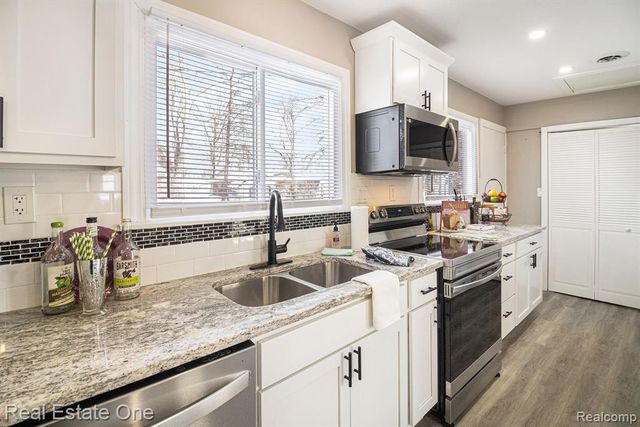 17638 New Hampshire Drive, Southfield, MI 48075