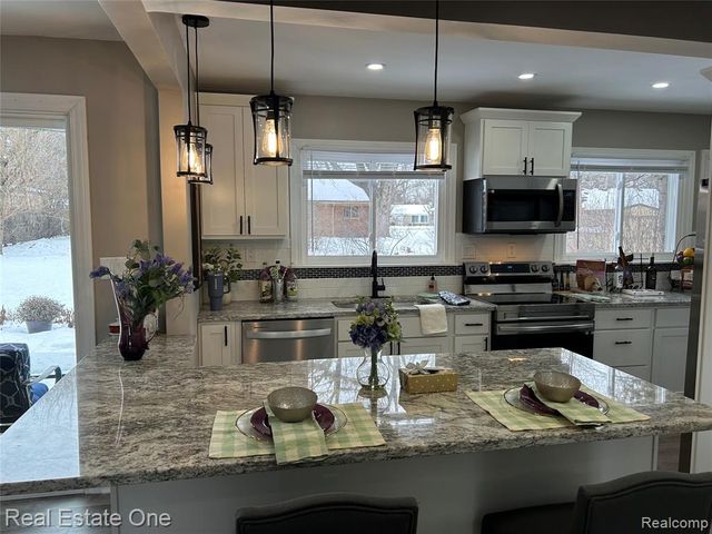 17638 New Hampshire Drive, Southfield, MI 48075