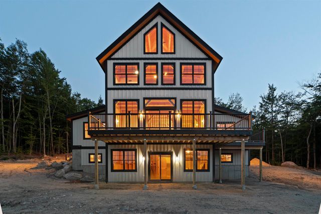 19 Passaconway Road, Ossipee, NH 03814