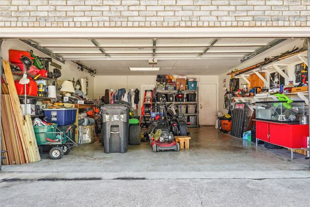 211 Ashford Lane, Midlothian, TX 76065