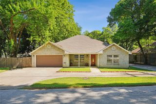 211 Ashford Lane, Midlothian, TX 76065