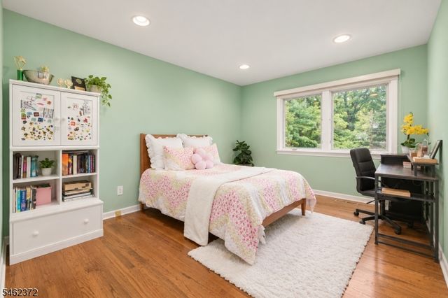 76 Mohawk Rd, Millburn Twp., NJ 07078