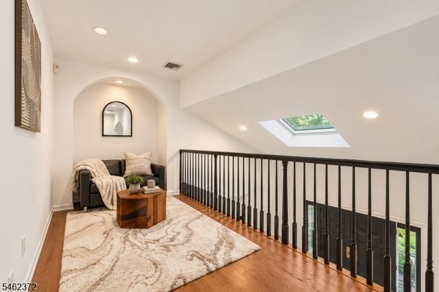 76 Mohawk Rd, Millburn Twp., NJ 07078