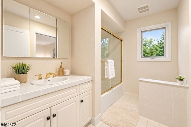 76 Mohawk Rd, Millburn Twp., NJ 07078