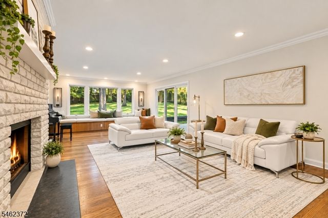 76 Mohawk Rd, Millburn Twp., NJ 07078