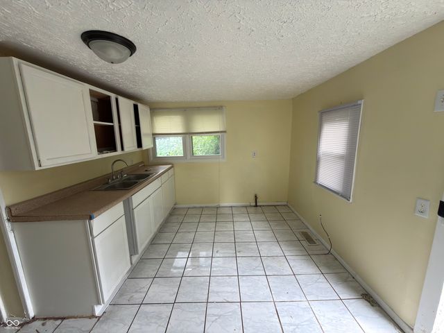 2830 Eastern Avenue, Indianapolis, IN 46218
