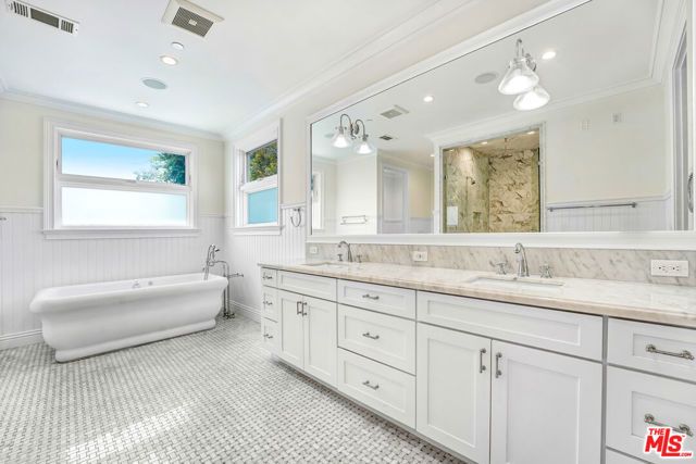 11540 Clover Avenue, Los Angeles, CA 90066