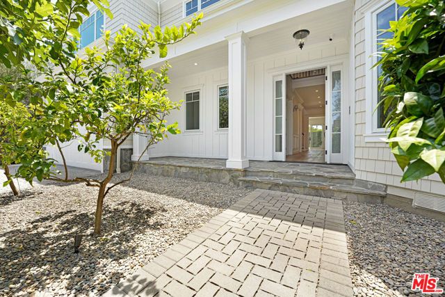 11540 Clover Avenue, Los Angeles, CA 90066