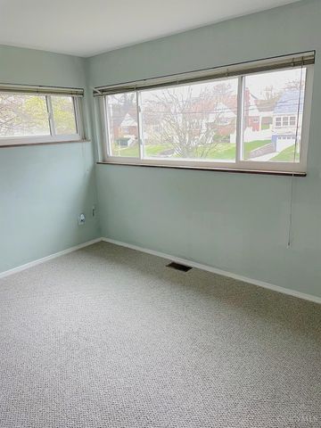 990 Covedale Avenue, Cincinnati, OH 45238