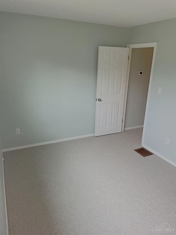 990 Covedale Avenue, Cincinnati, OH 45238